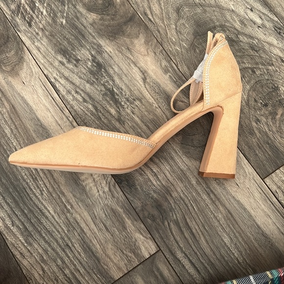Lulus women’s 11 beige heels - Picture 8 of 10
